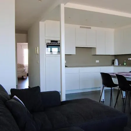 Modern Op De Zeedijk Met 2 Slaapkamers Te