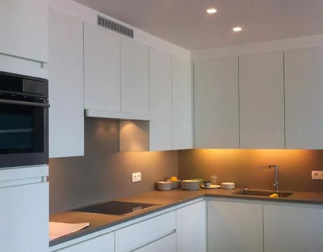 Modern Op De Zeedijk Met 2 Slaapkamers Te Appartement *