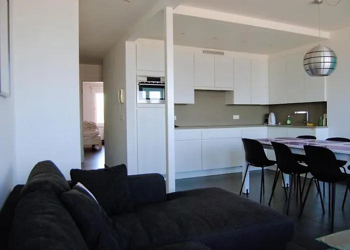 Modern Op De Zeedijk Met 2 Slaapkamers Te